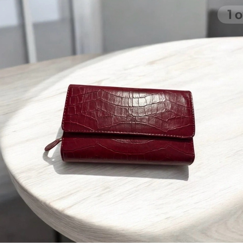 Burgundy Croc Embossed Wallet Clutch Zip Snap Closure